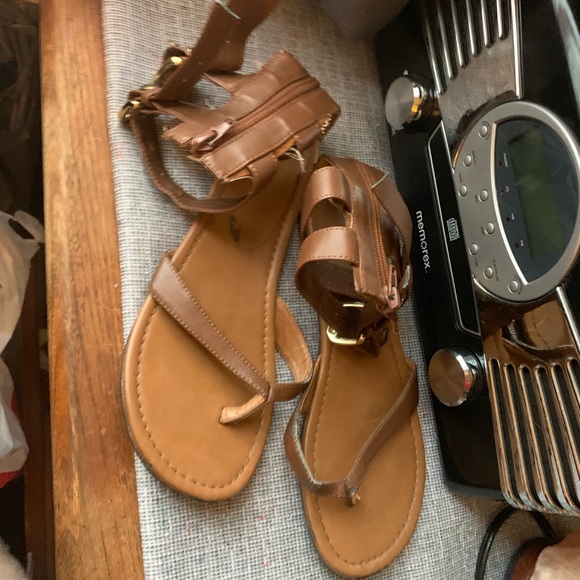 SANDALS - Picture 4 of 4